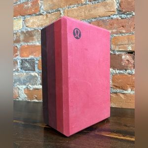 Lululemon yoga block